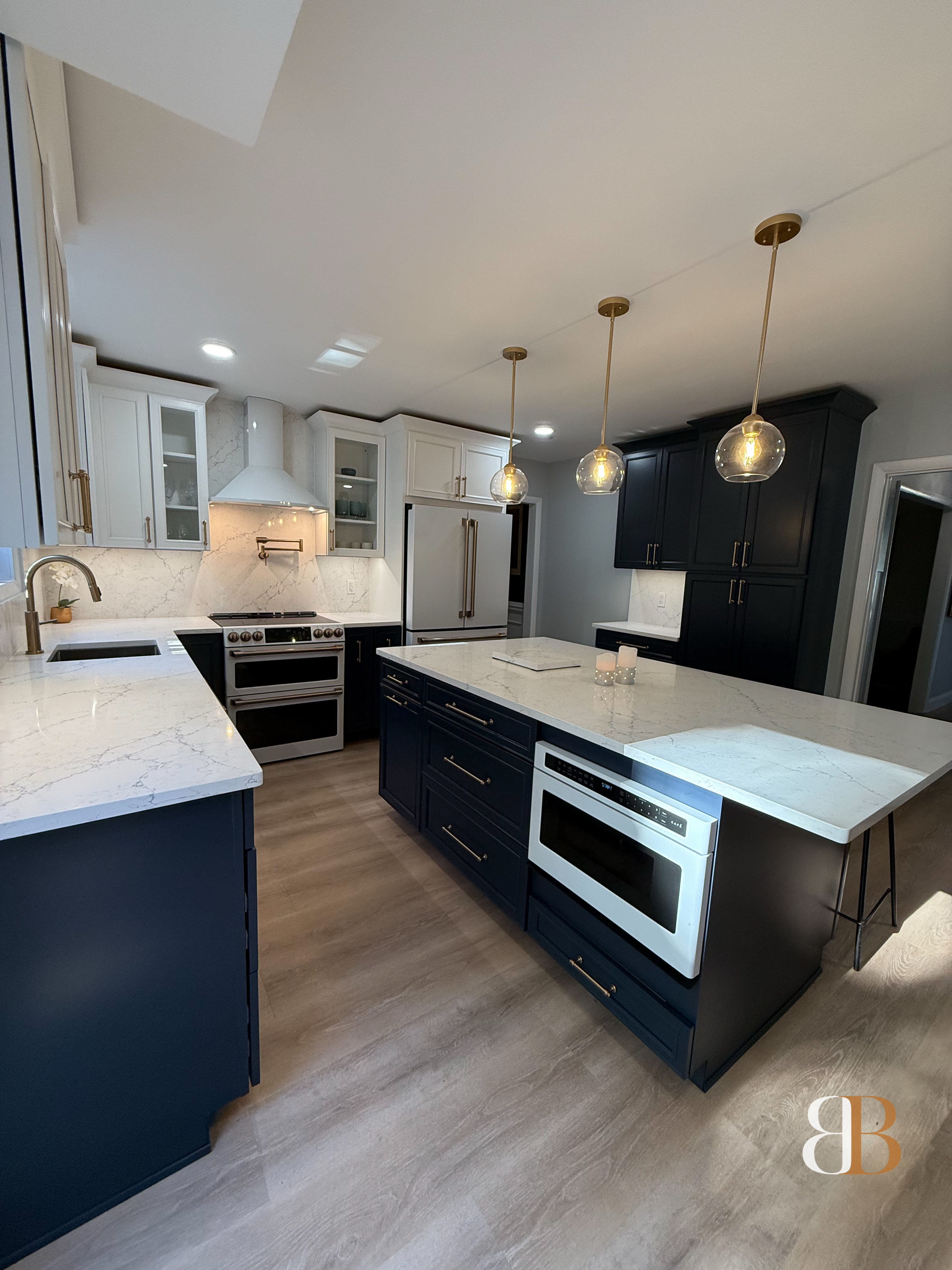 Transitional kitchen remodel in Blue Bell by B&B Associates Creations — photo 2